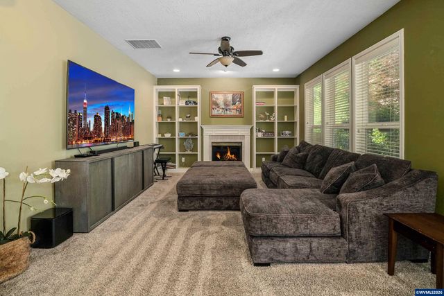 595 Harbourtown Ct SE, Salem, OR 97306