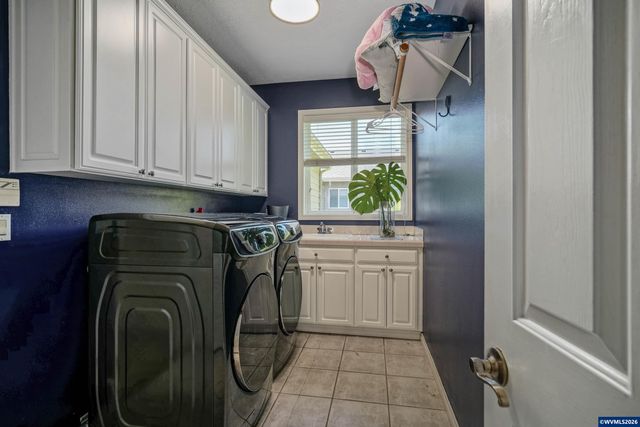 595 Harbourtown Ct SE, Salem, OR 97306