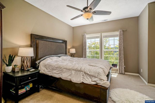 595 Harbourtown Ct SE, Salem, OR 97306