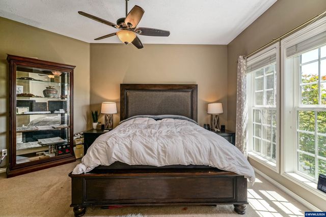 595 Harbourtown Ct SE, Salem, OR 97306