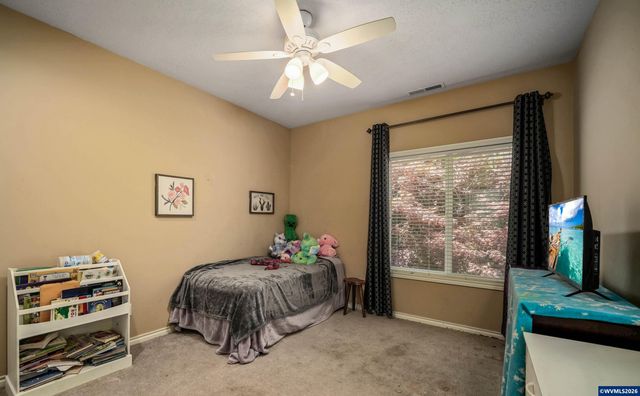 595 Harbourtown Ct SE, Salem, OR 97306