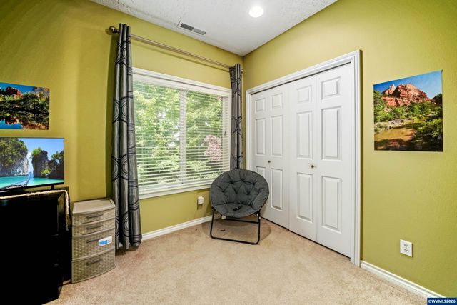 595 Harbourtown Ct SE, Salem, OR 97306