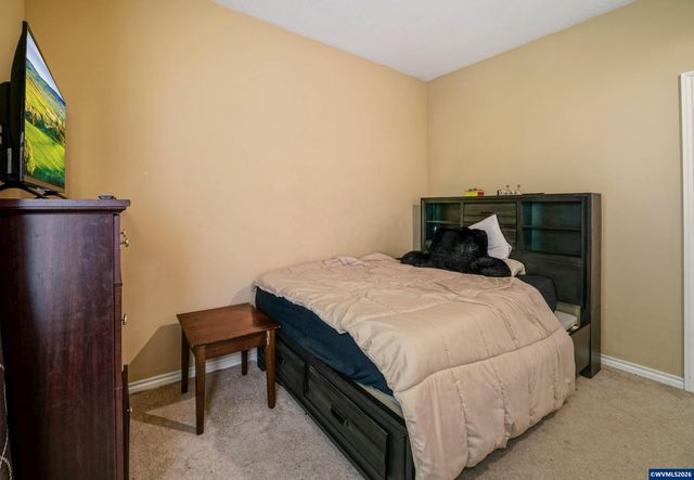 595 Harbourtown Ct SE, Salem, OR 97306