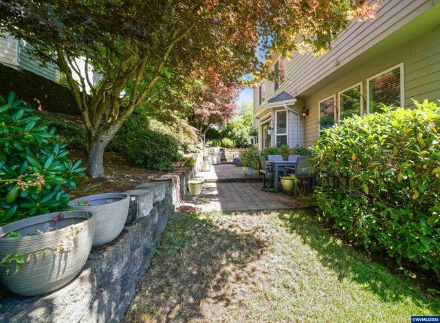 595 Harbourtown Ct SE, Salem, OR 97306