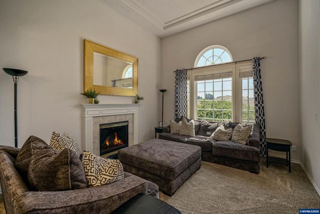 595 Harbourtown Ct SE, Salem, OR 97306