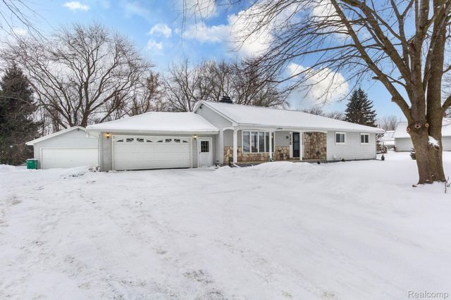 20500 Armada Ridge Road, Armada Township, MI 48005
