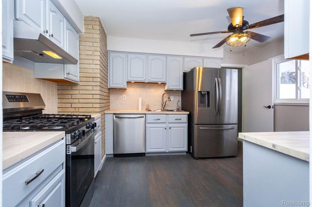 20500 Armada Ridge Road, Armada Township, MI 48005