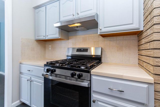 20500 Armada Ridge Road, Armada Township, MI 48005