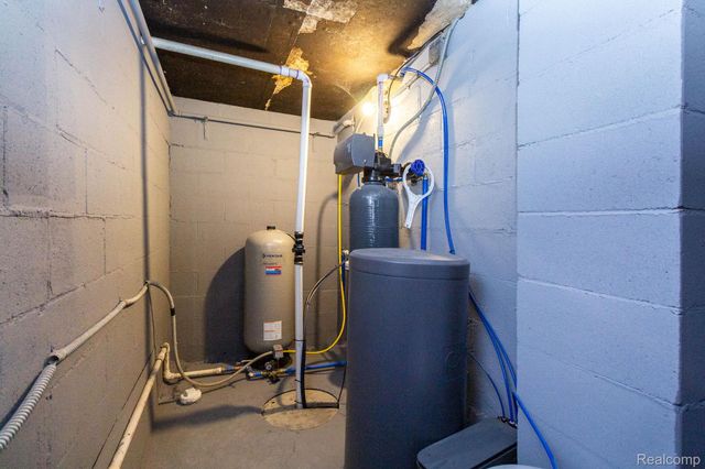 20500 Armada Ridge Road, Armada Township, MI 48005