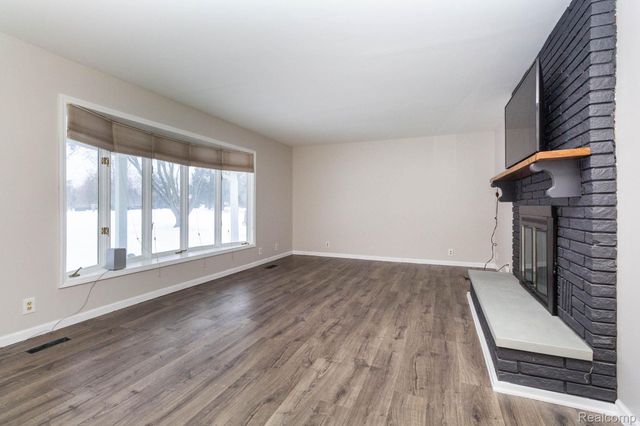 20500 Armada Ridge Road, Armada Township, MI 48005