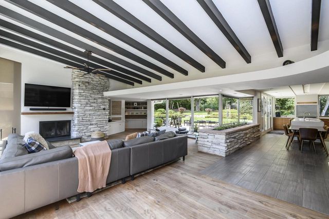 7769 N Club CIRCLE, Fox Point, WI 53217