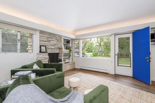 7769 N Club CIRCLE, Fox Point, WI 53217