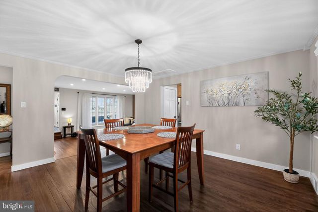 15 CIRCLE DR, Moorestown, NJ 08057