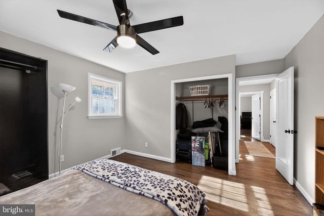 15 CIRCLE DR, Moorestown, NJ 08057