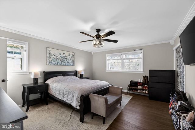 15 CIRCLE DR, Moorestown, NJ 08057