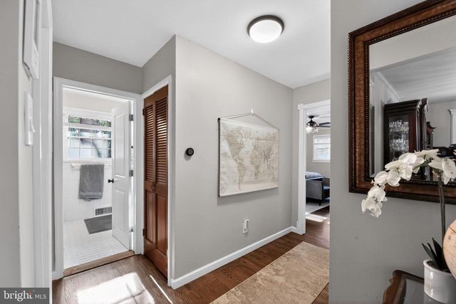 15 CIRCLE DR, Moorestown, NJ 08057