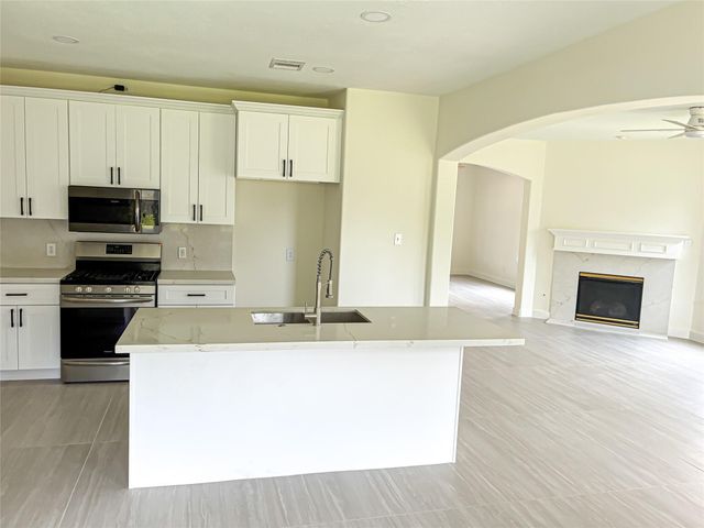 2106 Lakeshore Forest Court, Missouri City, TX 77459