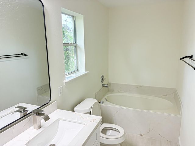 2106 Lakeshore Forest Court, Missouri City, TX 77459