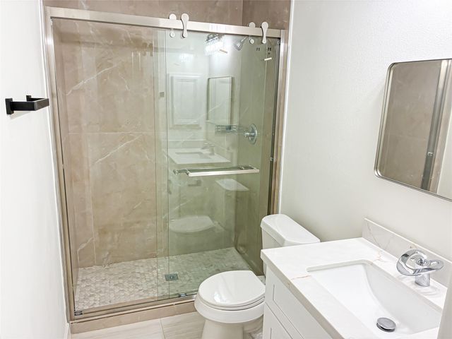 2106 Lakeshore Forest Court, Missouri City, TX 77459