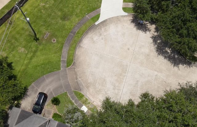 2106 Lakeshore Forest Court, Missouri City, TX 77459