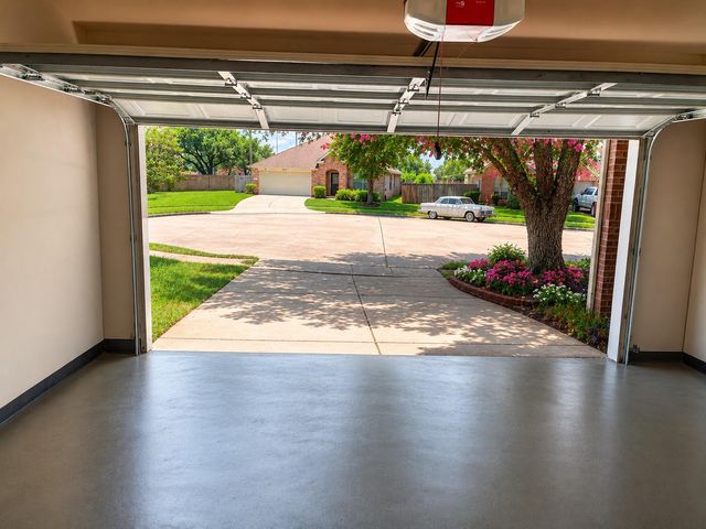 2106 Lakeshore Forest Court, Missouri City, TX 77459