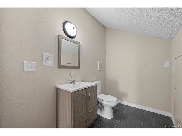 3539 S Fairplay Way B-10, Aurora, CO 80014