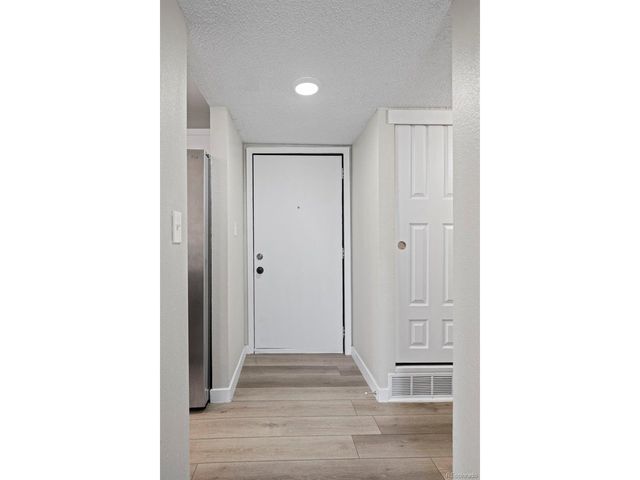 3539 S Fairplay Way B-10, Aurora, CO 80014