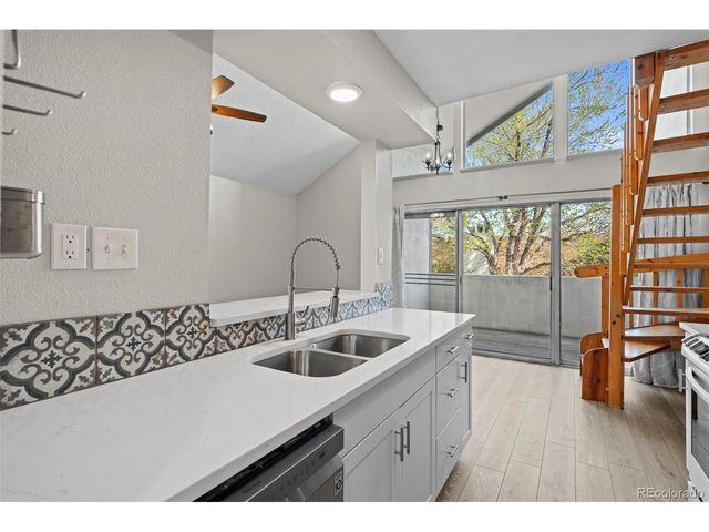 3539 S Fairplay Way B-10, Aurora, CO 80014