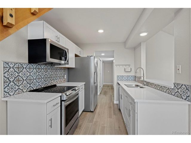 3539 S Fairplay Way B-10, Aurora, CO 80014