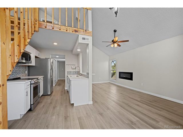 3539 S Fairplay Way B-10, Aurora, CO 80014