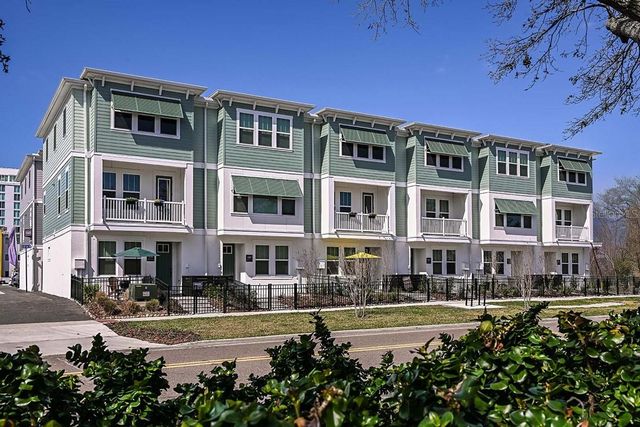 482 31ST WAY N, St Petersburg, FL 33713