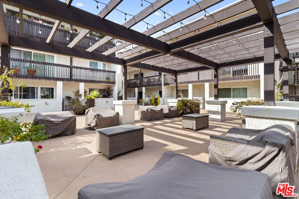 Image 1 of property listing at 5334 Lindley Avenue 340, Encino, CA 91316