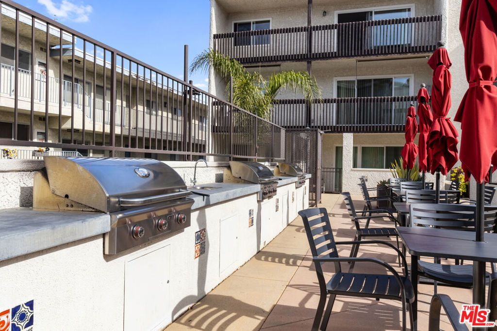 Image 13 of property listing at 5334 Lindley Avenue 340, Encino, CA 91316