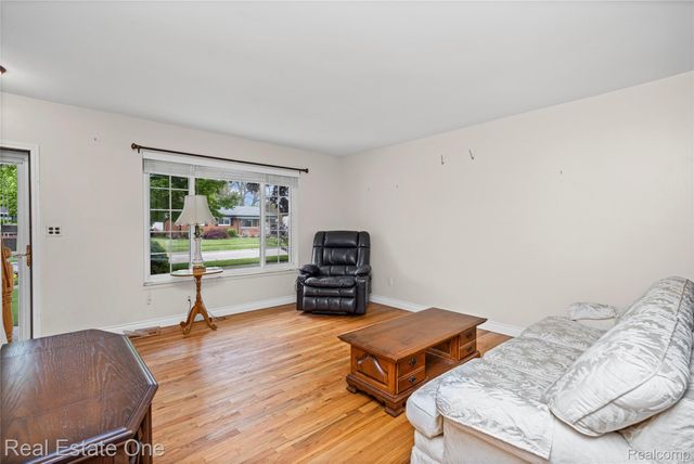 33438 Wexford Street, Westland, MI 48185
