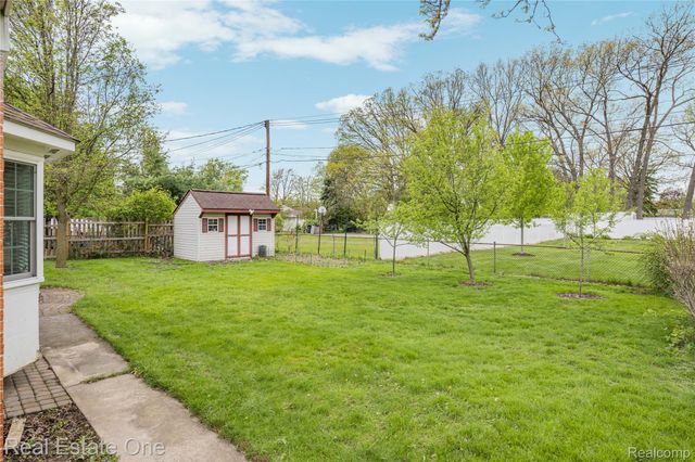 33438 Wexford Street, Westland, MI 48185