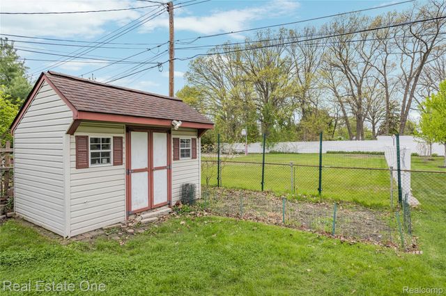 33438 Wexford Street, Westland, MI 48185