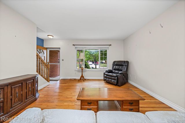 33438 Wexford Street, Westland, MI 48185
