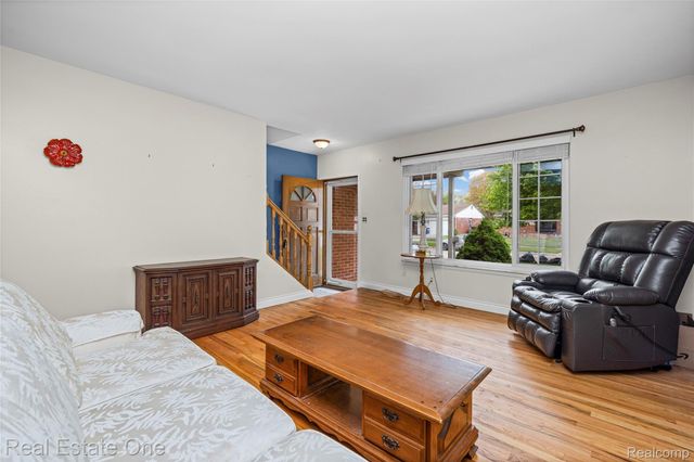 33438 Wexford Street, Westland, MI 48185