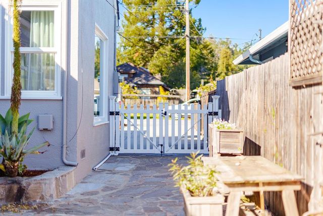 214 Fairmount Avenue, Santa Cruz, CA 95062