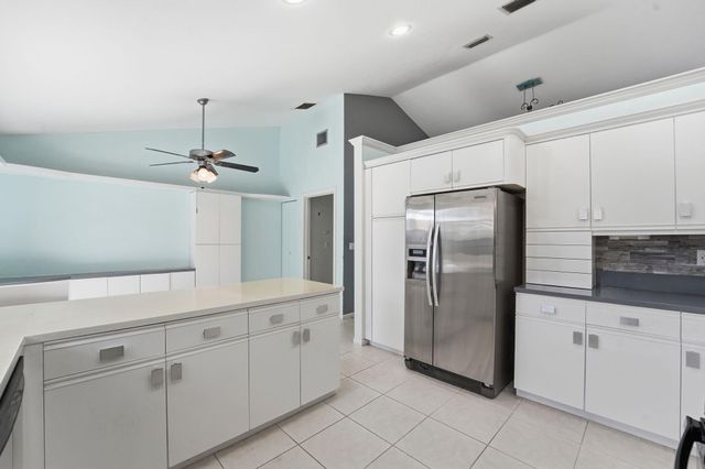 9284 Laurel Green Drive, Boynton Beach, FL 33437