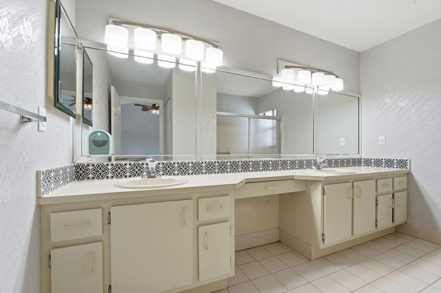 9284 Laurel Green Drive, Boynton Beach, FL 33437