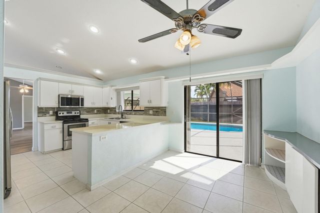 9284 Laurel Green Drive, Boynton Beach, FL 33437