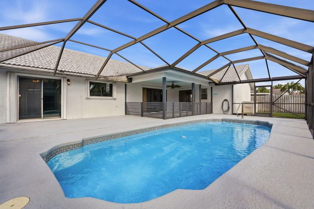 9284 Laurel Green Drive, Boynton Beach, FL 33437