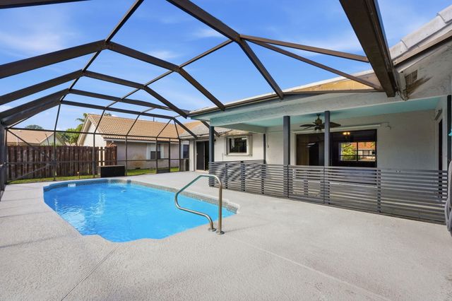 9284 Laurel Green Drive, Boynton Beach, FL 33437