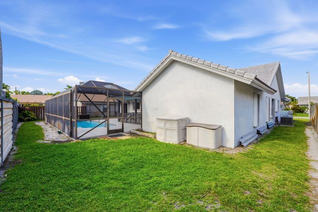 9284 Laurel Green Drive, Boynton Beach, FL 33437