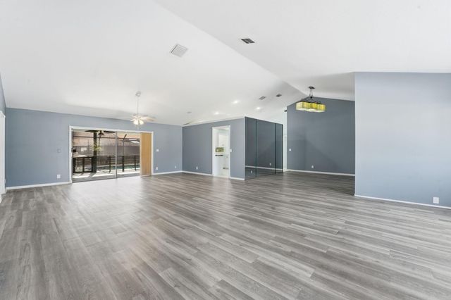 9284 Laurel Green Drive, Boynton Beach, FL 33437