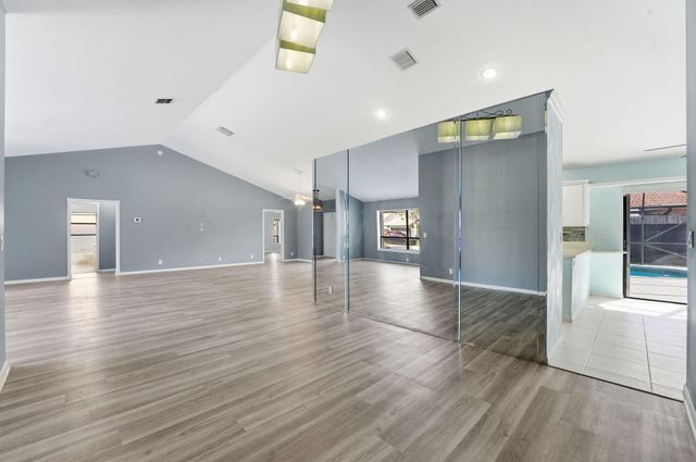 9284 Laurel Green Drive, Boynton Beach, FL 33437