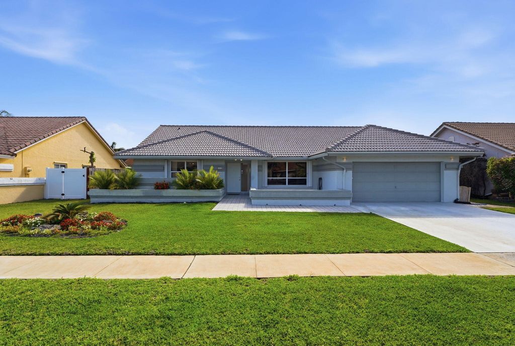 9284 Laurel Green Drive, Boynton Beach, FL 33437