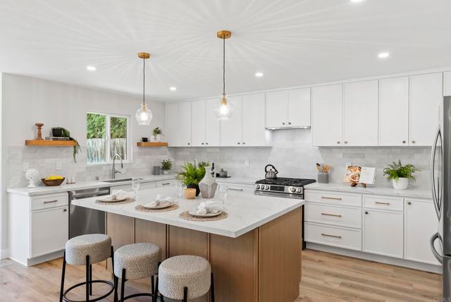 3975 Catamarca Drive, San Diego, CA 92124