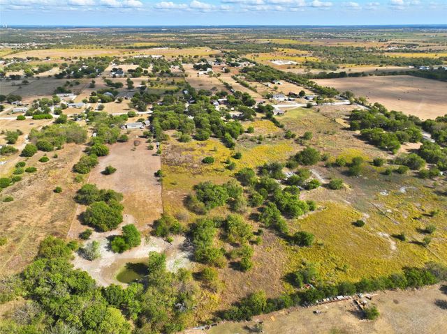8701 Clearview Drive, Joshua, TX 76058